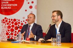 Augusto Hidalgo y José Hila en la Rueda de Prensa que dieron en Las Palmas